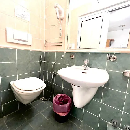 Alius And Freerome Řím