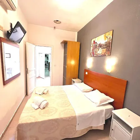 Hotel Alius And Freerome Řím