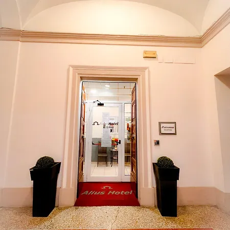 Alius And Freerome Hotel 2*