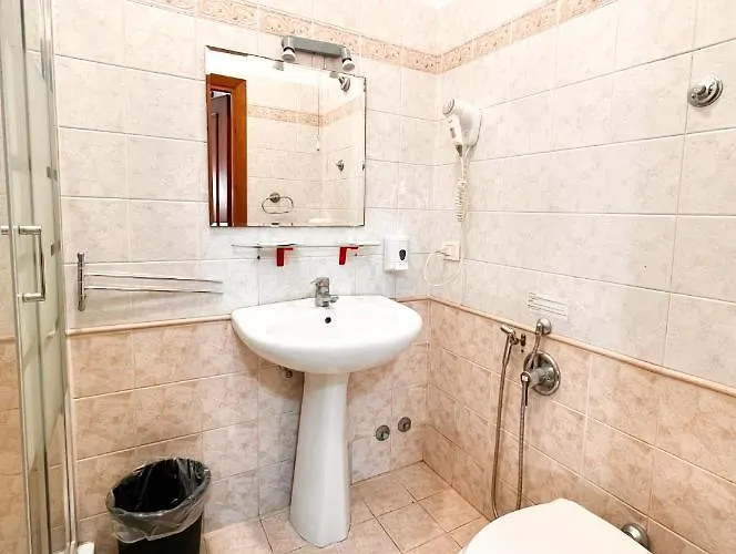 Alius And Freerome Hotel