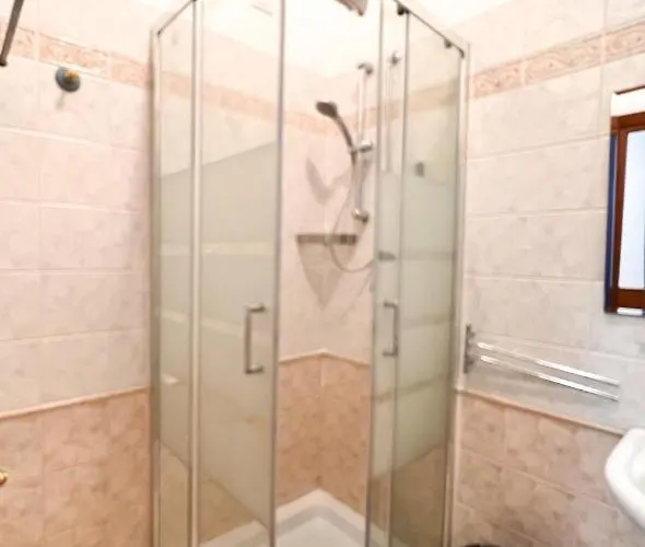 Alius And Freerome Hotel 2*